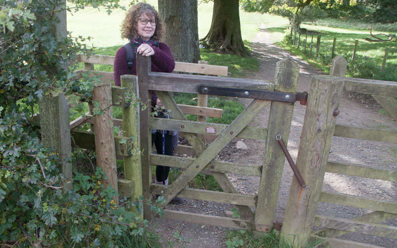 kissing gate on left of A591, Nest Brow