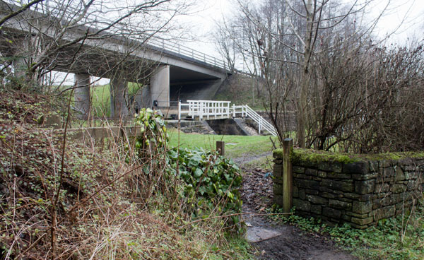 footpath between B6247 and M65, leading to Leeds Liverpool Canal