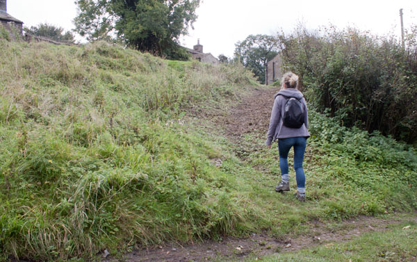 footpath between Old Church and Stalling Busk