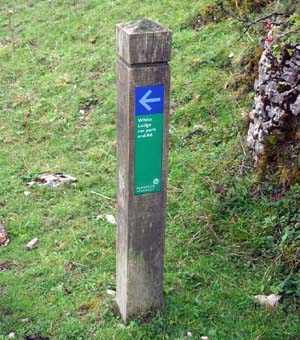 direction post - to White Lodge car park