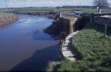 [photograph of Tidal lock between Leeds Liverpool Canal, Rufford Branch and the River Douglas]